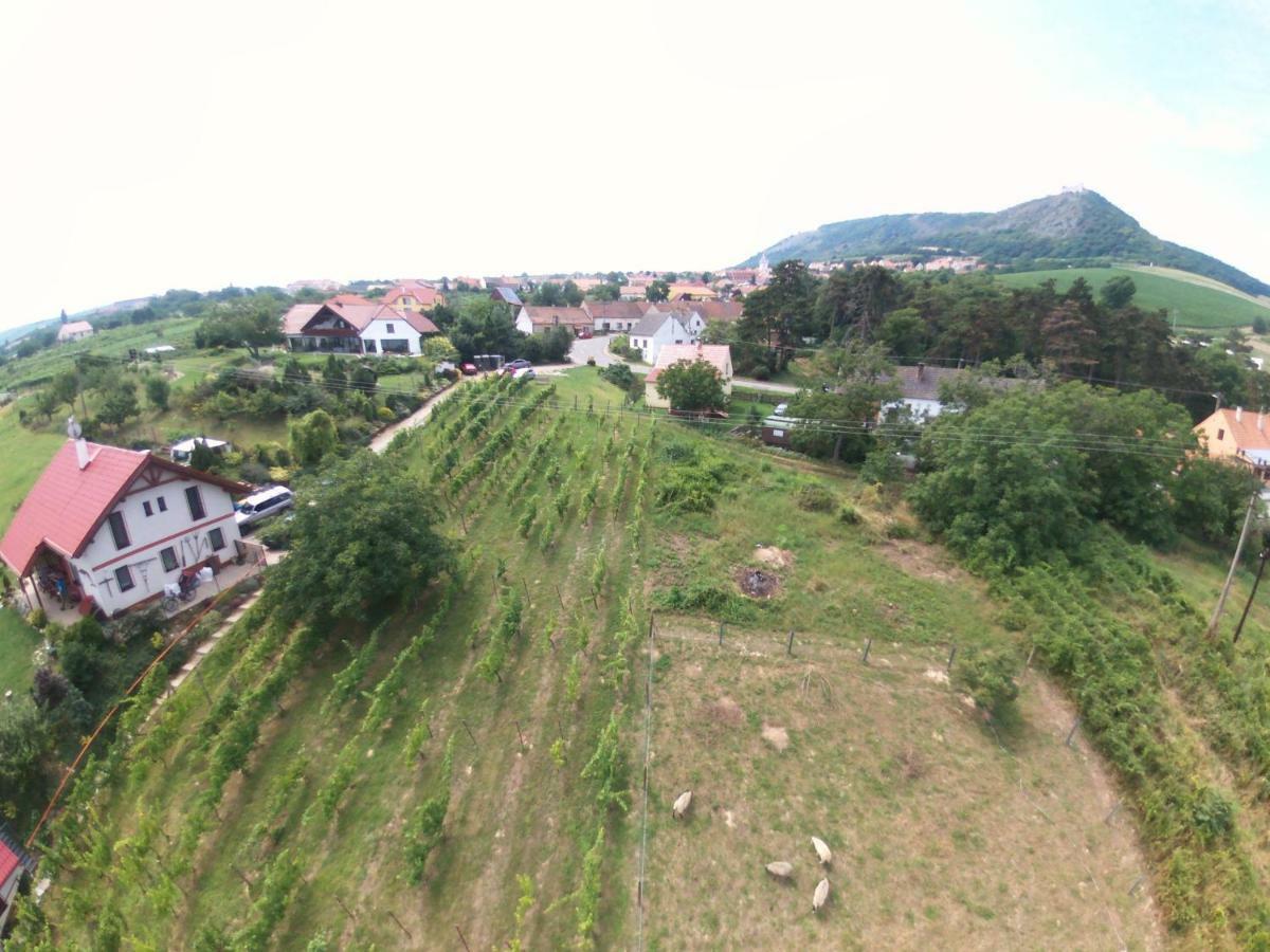 Penzion Nad Jezerem Pavlov Exterior foto