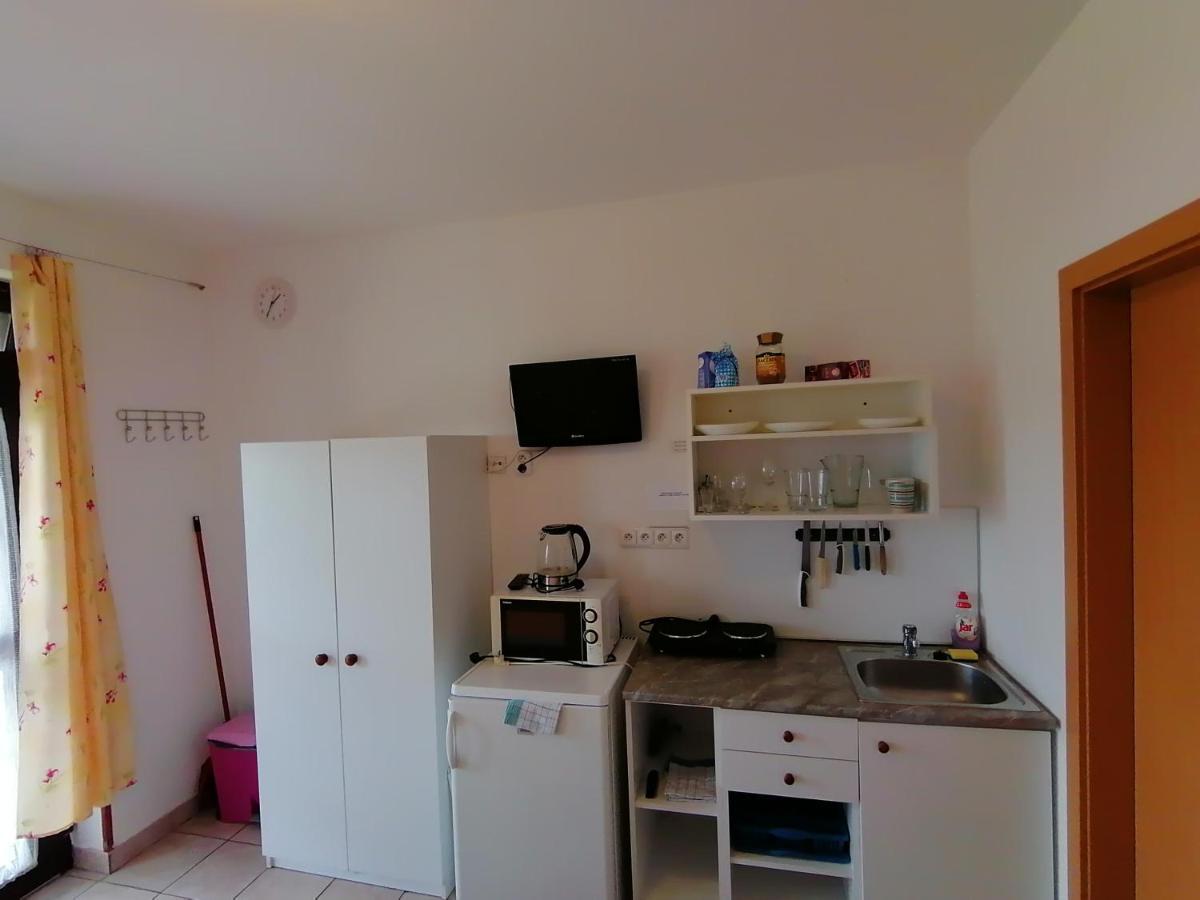 Penzion Nad Jezerem Pavlov Exterior foto