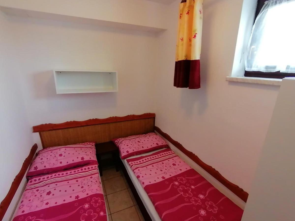 Penzion Nad Jezerem Pavlov Exterior foto